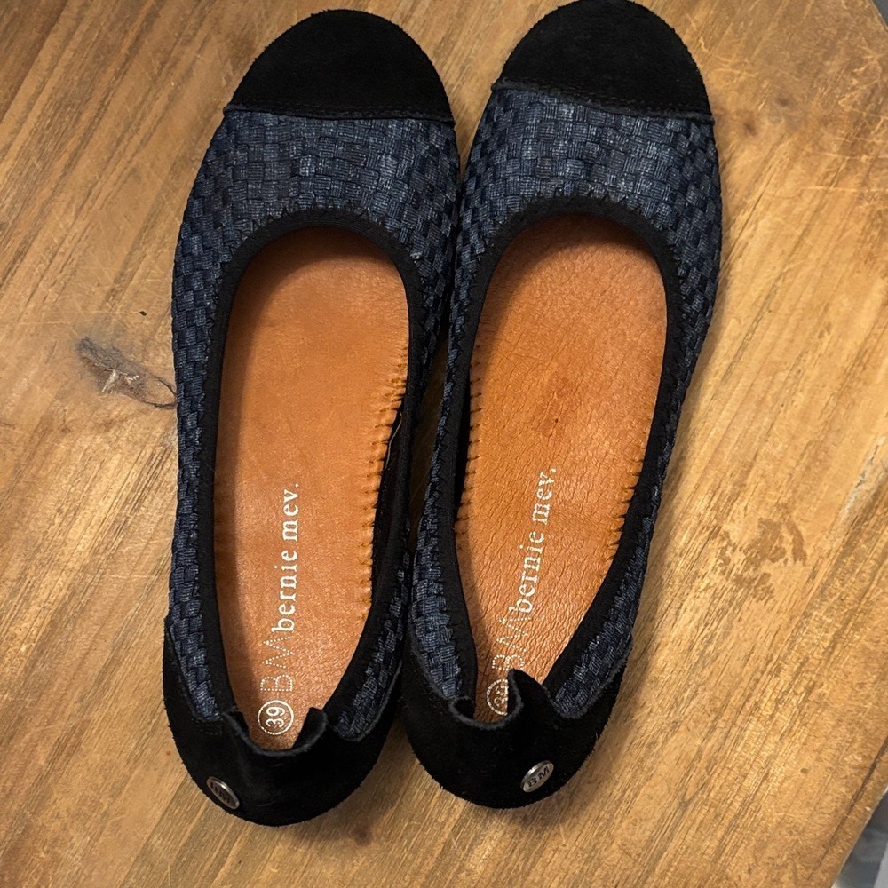 Bernie Mev Catwalk Navy Black Woven Elastic Ballet Flats Shoes Womens 39